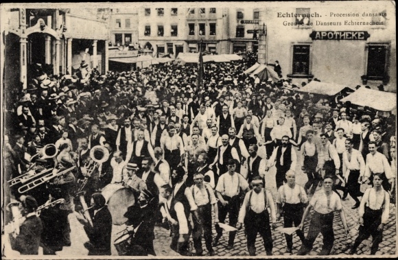 Postcard Echternach Luxemburg, Procession dansante, Apotheke