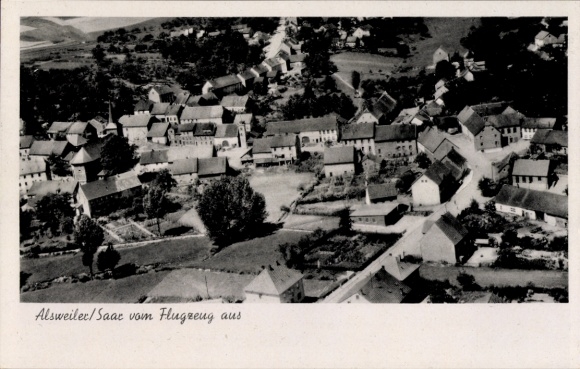 Ak Alsweiler Marpingen im Saarland, Luftaufnahme von Alsweiler/Saar, Häuseransicht, ländliche Umg