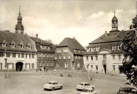 Postcard Strehla on the Elbe Saxony, town hall on the market, buildings, cars, plants