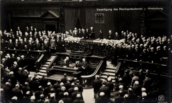 Ak Vereidigung des Reichspräsidenten von Hindenburg 1925 im Reichstag, Politiker, Weimarer Republik