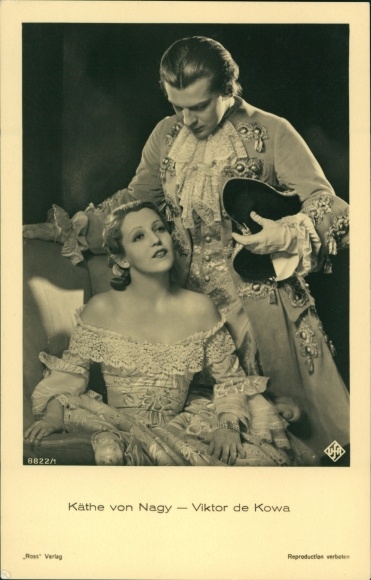 Postcard actress Käthe von Nagy, actor Viktor de Kowa, film scene