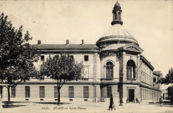 Postcard Alès Alais Gard, Lycée Dumas, school, trees, people, old architecture