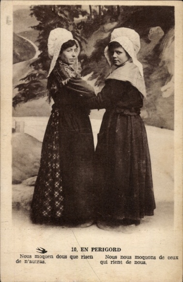Postcard Beaumont du Perigord Dordogne, , Two women in traditional clothing stand arm in arm.