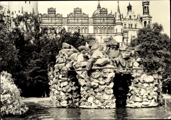 Ak Schwerin in Mecklenburg, Grotte am Schloss