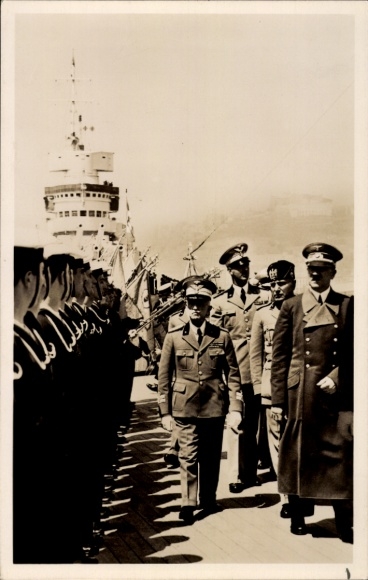 Ak Führer und Reichskanzler Adolf Hitler, Benito Mussolini, Panzerschiff Cavour, Flottenparade