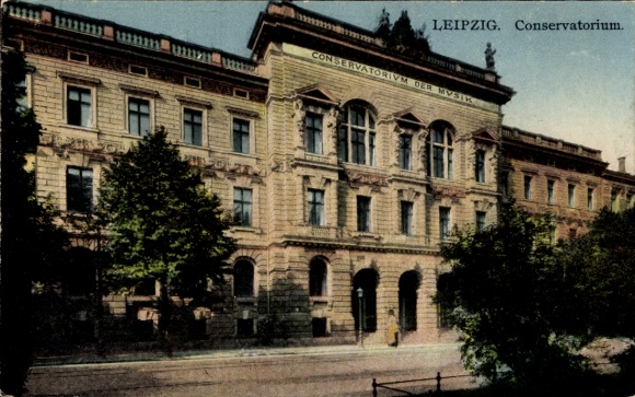 Ak Leipzig, Blick auf den Eingang des Konservatoriums der Musik