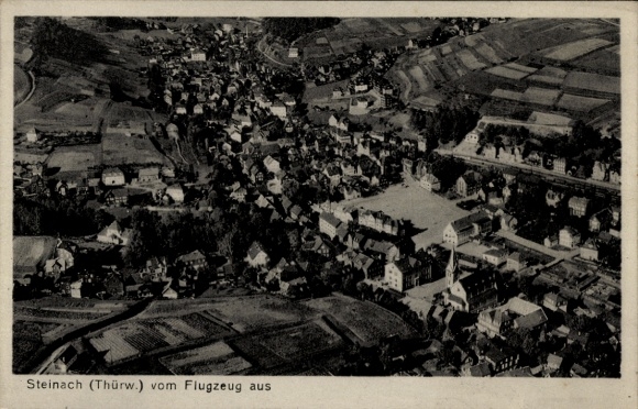 Ak Steinach im Thüringer Wald, Luftaufnahme von Steinach, Häuseransichten, Landschaft