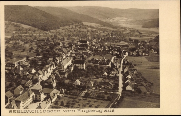 Ak Schönberg Seelbach im Schwarzwald Baden, Luftaufnahme, Wohngebiete, Landschaft, Flugzeugaufnah