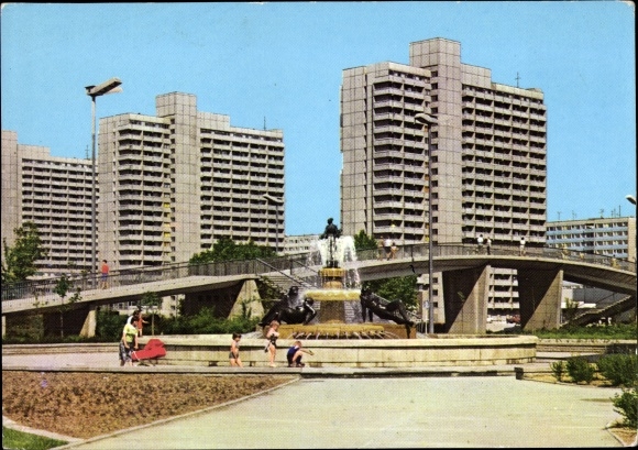 Postcard Halle Neustadt, fountain on the Magistrale, high-rise buildings 4th residential complex, prefabricated buildings