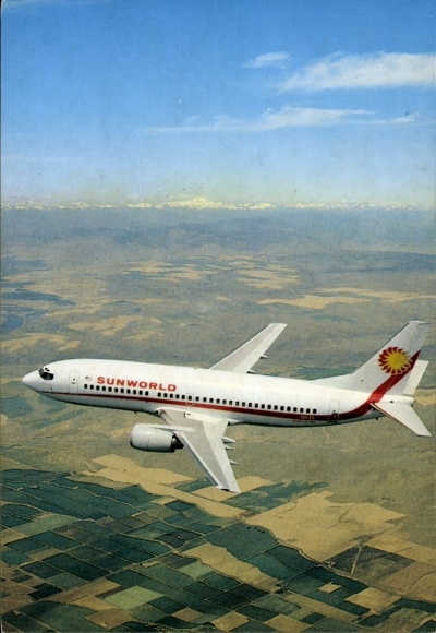 AK passagiersvliegtuig, Boeing 737-300, Sunworld