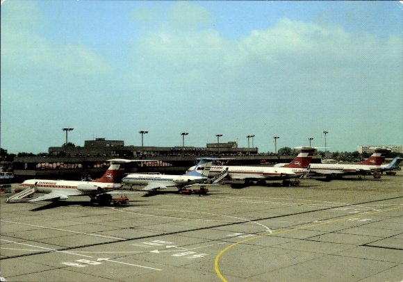 Ak Schönefeld, Flughafen, Interflug, Passagierflugzeuge am Boden, Aeroflot