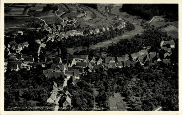 Ak Walddorf Altensteig im Schwarzwald Württemberg, Luftaufnahme eines Dorfes, ländliche Umgebung,