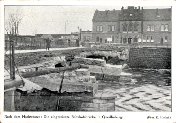 Quedlinburg in the Harz Mountains, flood on December 30-31, 1925, collapsed station bridge