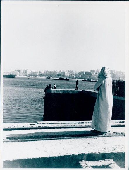 Photo film scene Tanger, the city with two faces, port, FRG 1952, Jordan J. von Boyadjieff