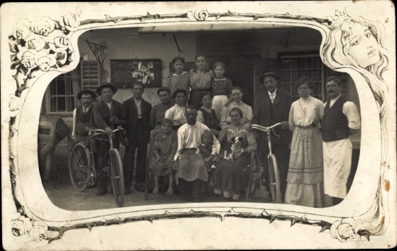 Photo Postcard family photo ?, group photo