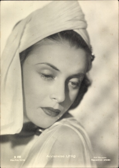 Postcard actress Anneliese Uhlig, portrait, photo Baumann, film photo publisher G 232