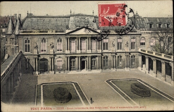 Ansichtkaart Paris III, Les Archives, binnenplaats