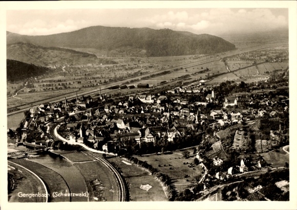 Ak Gengenbach im Schwarzwald, Luftaufnahme  Schwarzwald,  Architektur