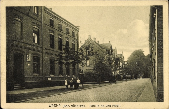 Postcard Werne North Rhine-Westphalia, lot at the post office, street, group of children