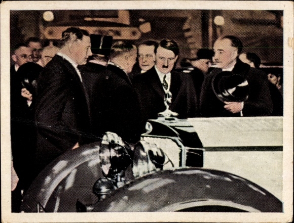 Sammelbild Der Staat der Arbeit und des Friedens, Hitler auf der Automobilausstellung