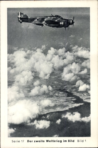 Collection picture The second world war in the picture, series 17 Africa picture 1, Italian bombers over Malta