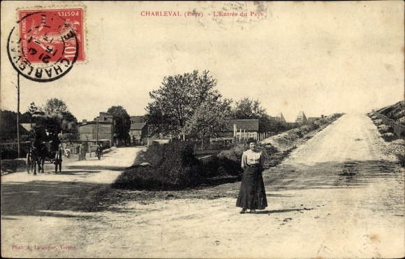 Postcard Charleval Eure, The Entrance to the Country