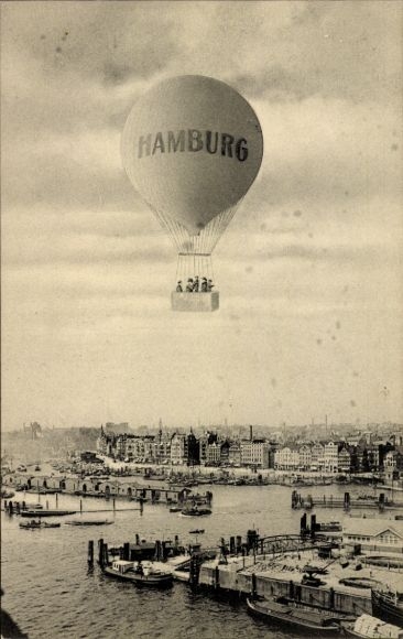 PC Hamburg Mitte St. Pauli, Helgoländer Allee, balloon with the inscription 'HAMBURG', harbor view...