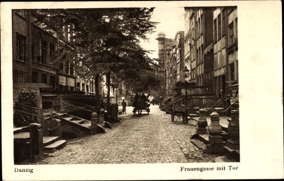 Postcard Gdańsk Danzig, view of the Frauengasse with gate, carriage, street section