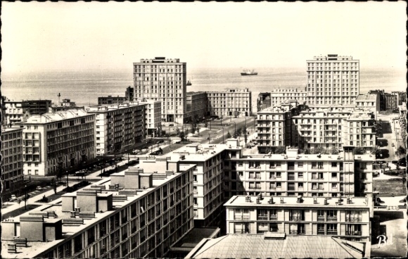 Postcard Le Havre Seine Maritime, city view, harbor, skyscrapers, historical atmosphere