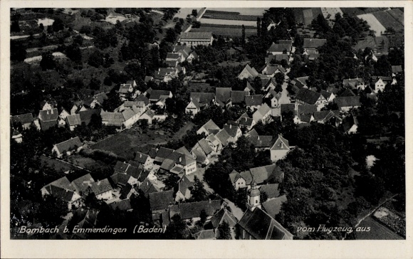 Ak Bombach (bei Emmendingen) Kenzingen im Breisgau Baden, Luftaufnahme von Bombach, Häuser, Felde