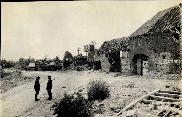Photo Quéant Pas de Calais, street, destruction, soldiers, World War I