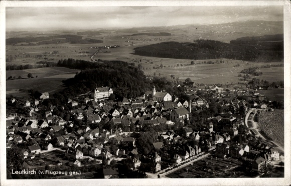 Postcard Leutkirch im Allgäu Württemberg, aerial view of large landscape, numerous buildings