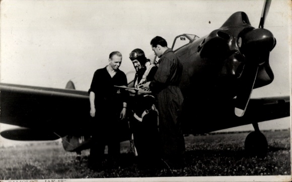 Postcard Polish military aircraft, pilot