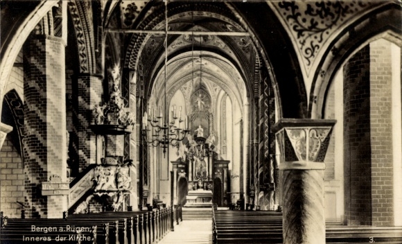 Ak Bergen auf der Insel Rügen, Kirche, Innenansicht