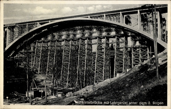 Postcard Hermsdorf in Thuringia, Teufelstal Bridge with falsework under the 2nd arch