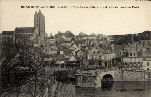 Ak Beaumont sur Oise Val d'Oise, Blick auf einen Bogen der alten Brücke