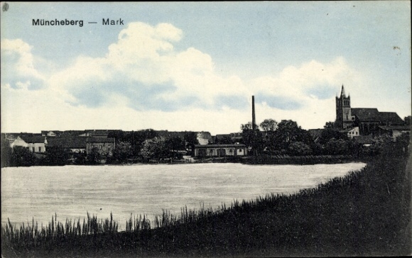 Ak Müncheberg in der Mark, Teilansicht, Kirche
