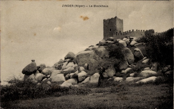 Ak Zinder Niger, Blockhaus, Felsen, Wolken,  Niger