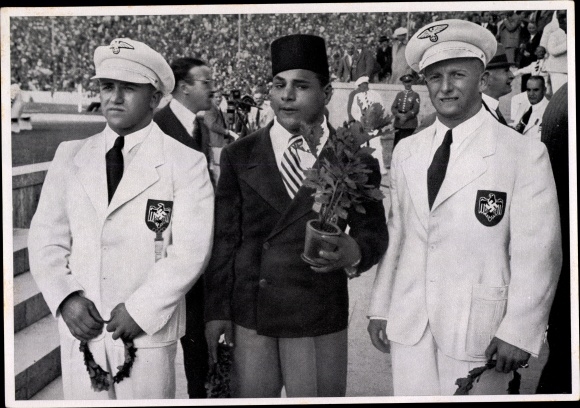 Collection picture Olympia 1936, award ceremony, weightlifter Touni, Ismayr, Wagner