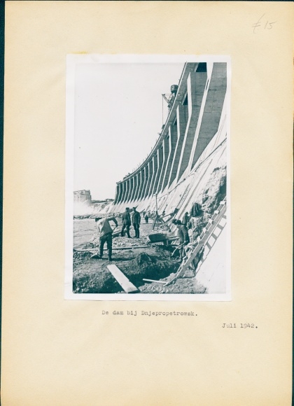 Photo Dniepropetrovsk Dnipro, Wehrmacht rebuilding the dam, July 1942
