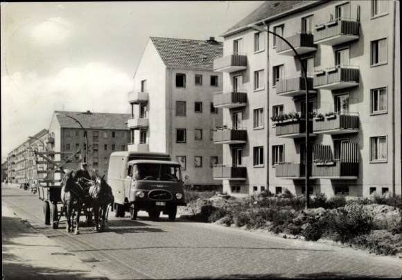 Ak Schwedt an der Oder, Thälmannstraße, Kutsche, LKW