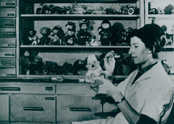 Photo Our Sandman, Sandman, GDR children&#39;s television, doll maker