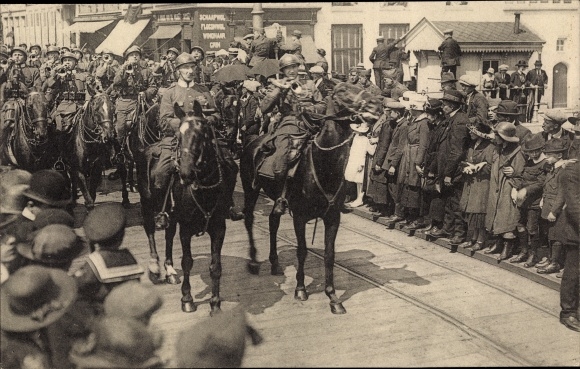 Postcard Bruges Brügge Flandern Westflandern, Procession of the Holy Blood, Soldiers leading the Procession
