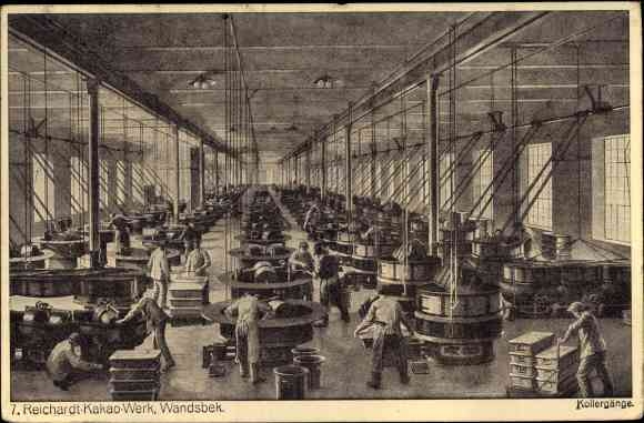 Artist PC Hamburg Wandsbek, Reichardt cocoa factory, interior view, pan runners, workers, machines