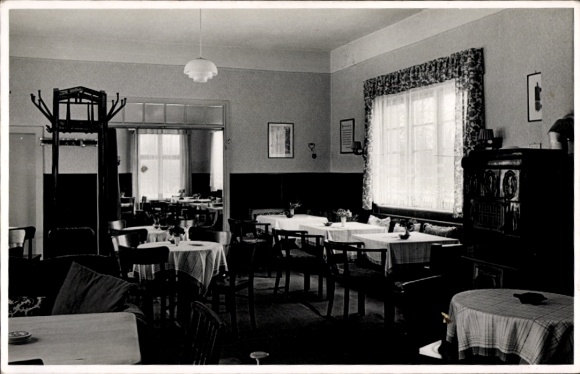 Photo Postcard Hamburg Wandsbek, interior view of a restaurant
