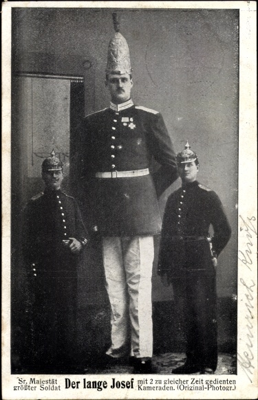 Postcard The long Joseph with two comrades who served at the same time