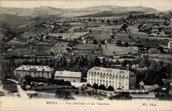 Postcard Mende Lozère, panoramic view of barracks, mountains, nature