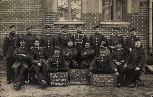 Foto Ak Schießplatz Jüterbog, Deutsche Soldaten in Uniform, Reserve 1913 Stube 2, Gruppenbild, Husar