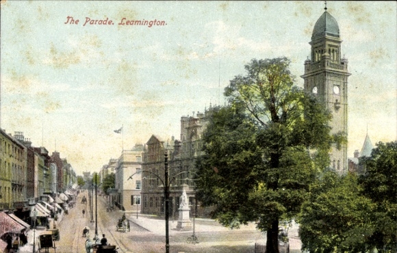 Ak Leamington Spa Warwickshire England, Die Parade,   Architektur, Straßenansicht