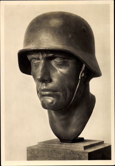 Postcard House of German Art, HDK 329, The Fighter, plastic by Erich Hoffmann